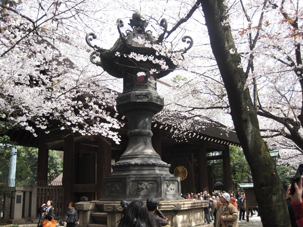 Il tempio shintoista Yasukuni-jinja a Tokyo